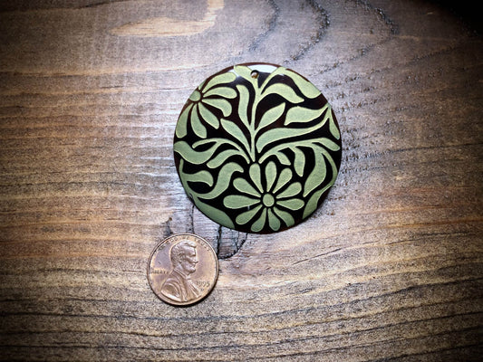 Lillypilly Black Slip Shell Laser Engraved Pendant - Green