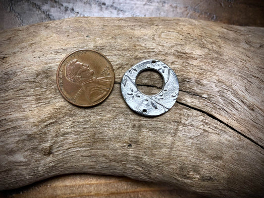 Dorabeth Designs Round Flower Link