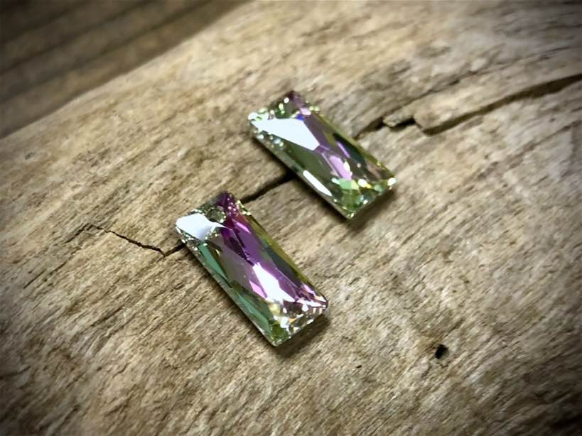 European Crystal Faceted Queen Baguette Drop Pair - Light Amethyst Ombre