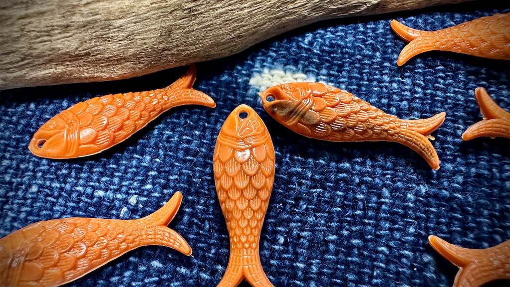 German Resin Bead Strand - Fish - Coral Marble - 28mm x 9mm