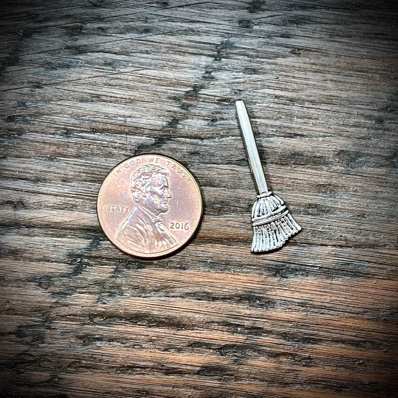 Halloween Charms - Broom