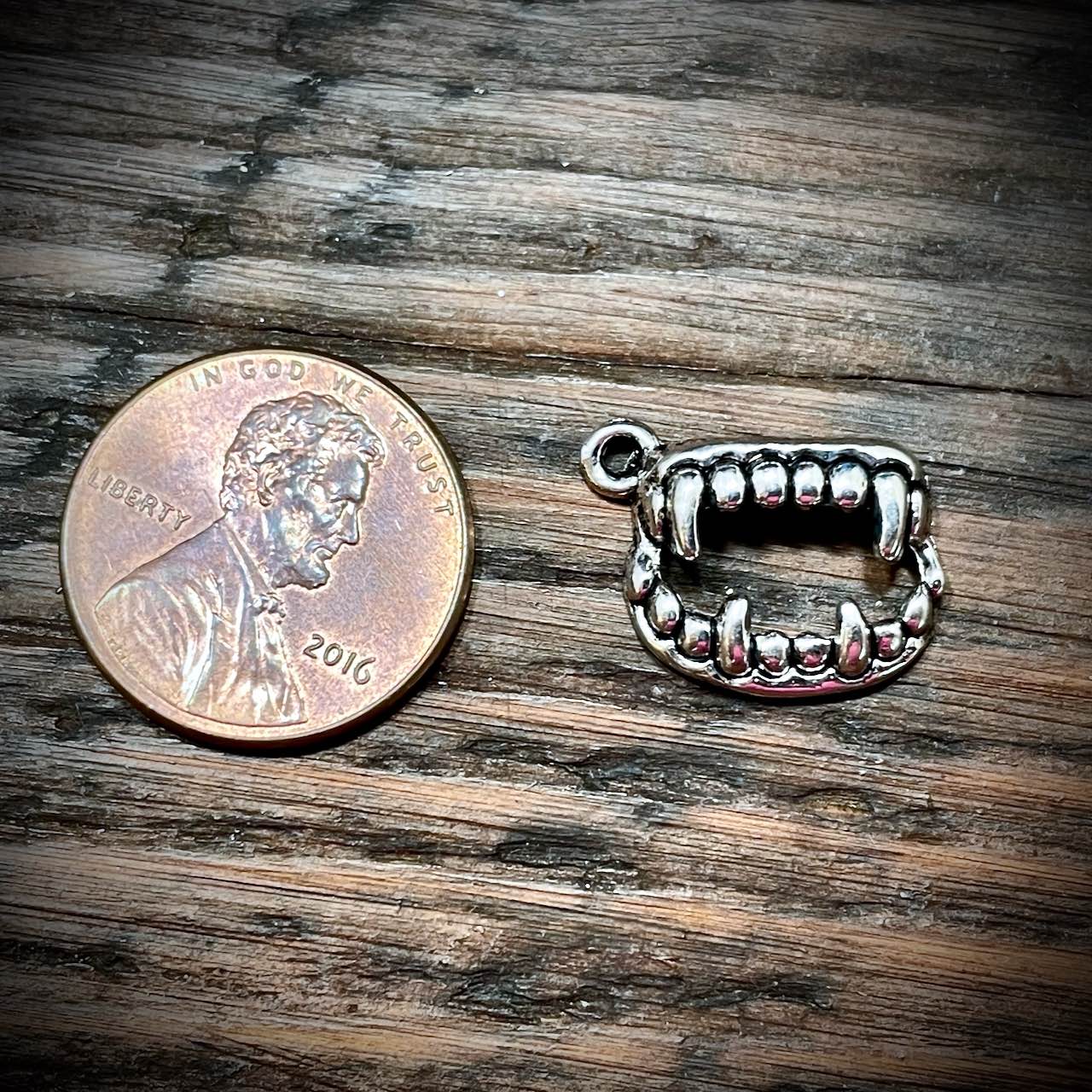 Halloween Charms - Vampire Teeth