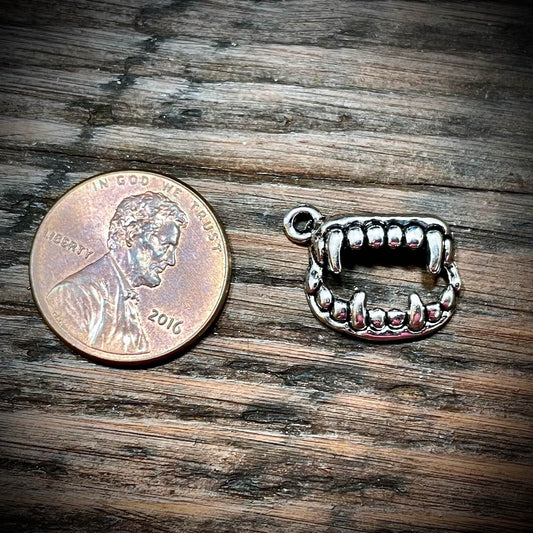 Halloween Charms - Vampire Teeth