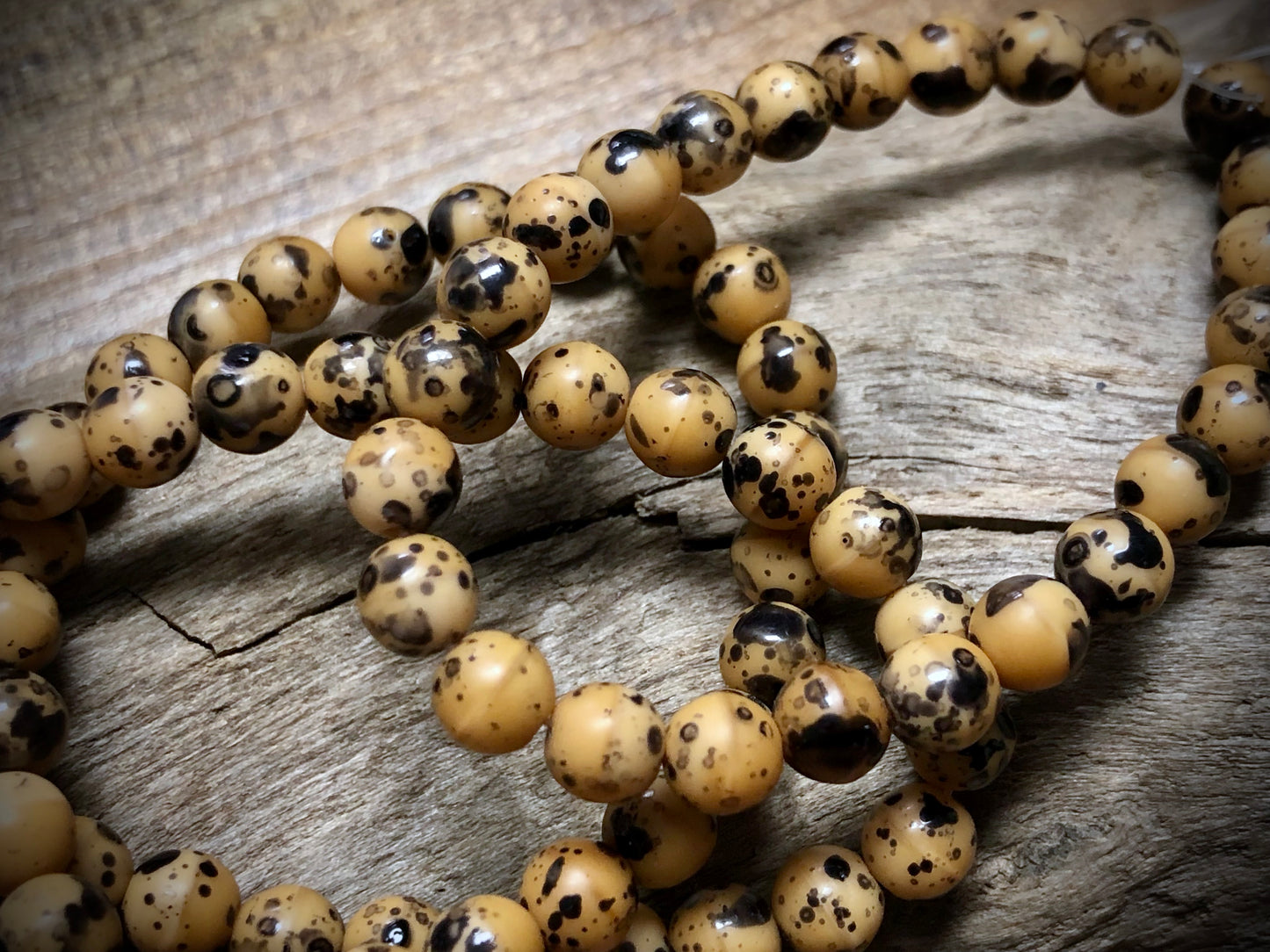 Druk Czech Glass - Brown Speckled Rounds - 6mm