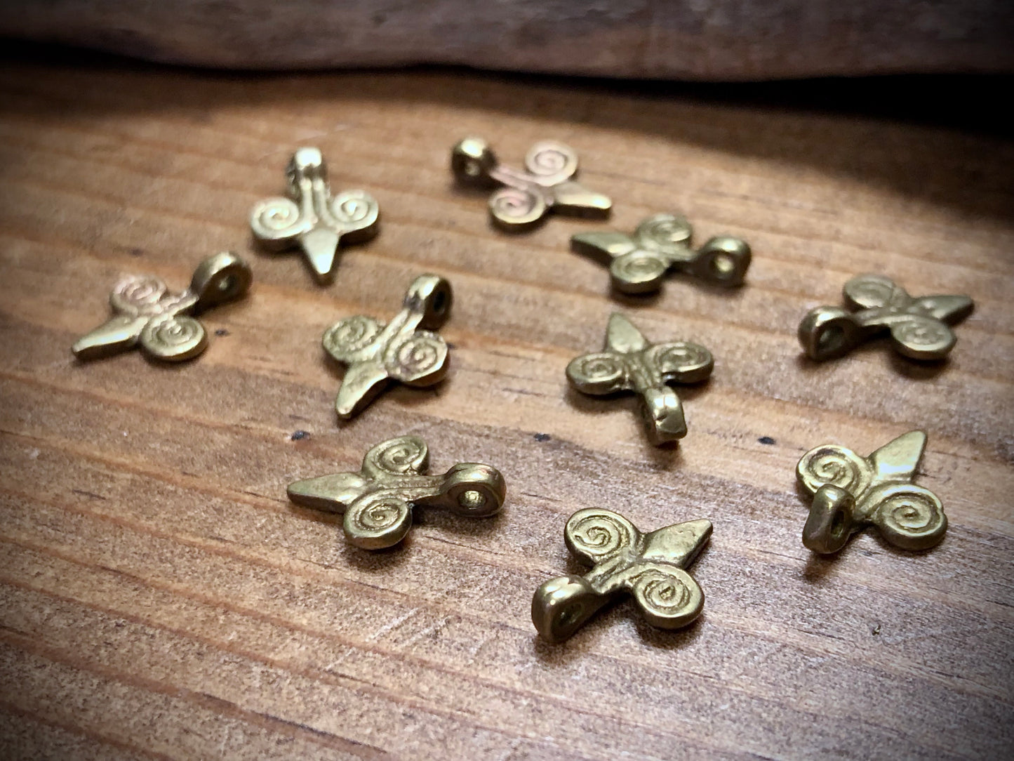 Brass Findings - Textured Fleur de Lis Set