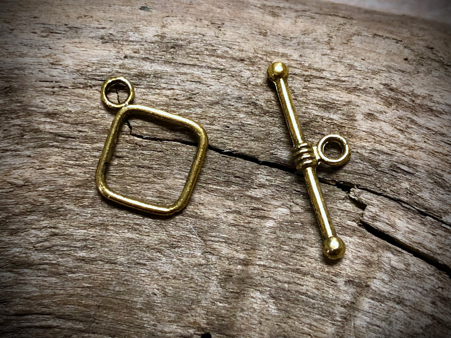 Rounded Square Toggle Set - Gold Tone
