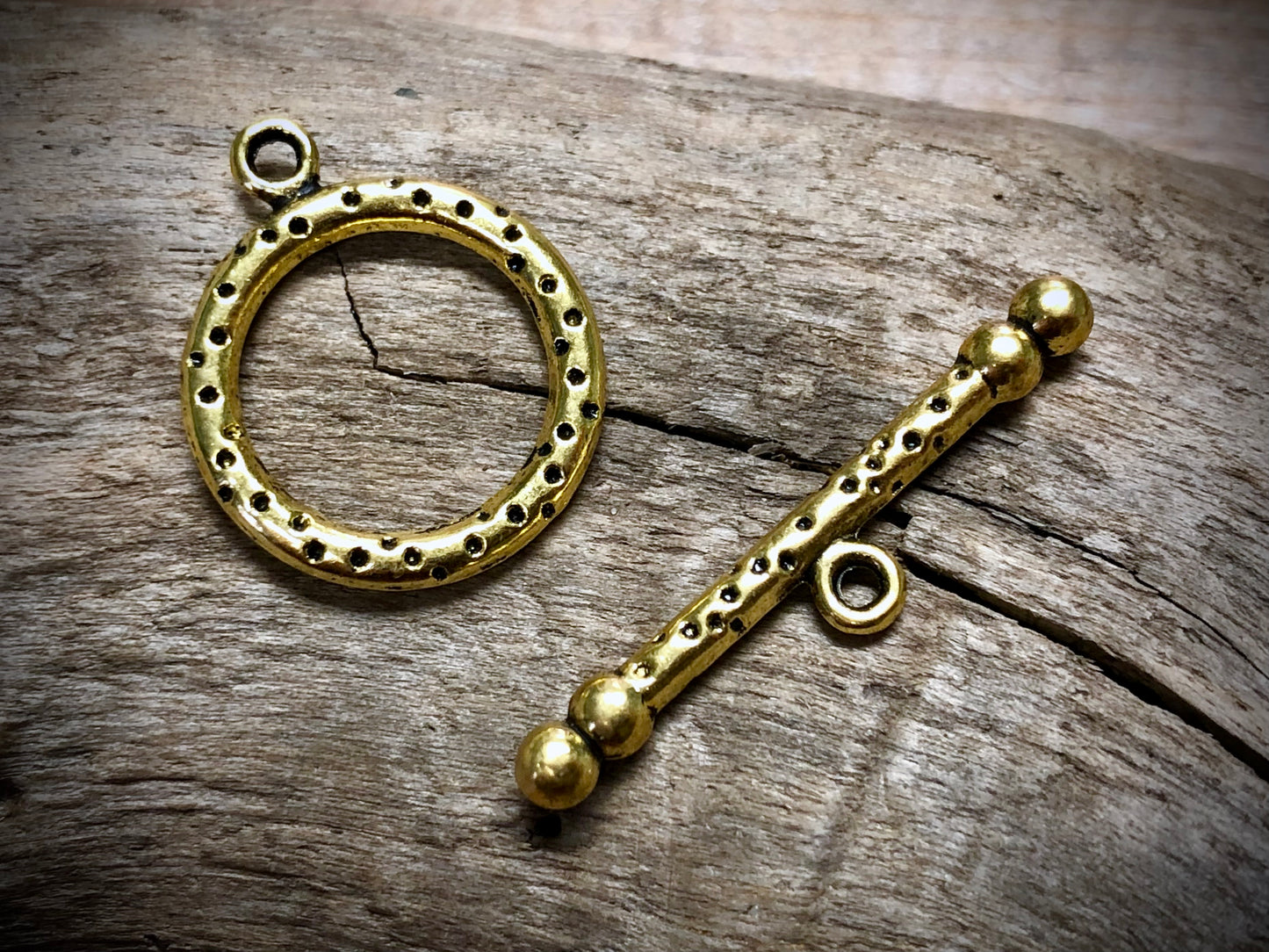 Dotted Circle Toggle Set - Gold Tone