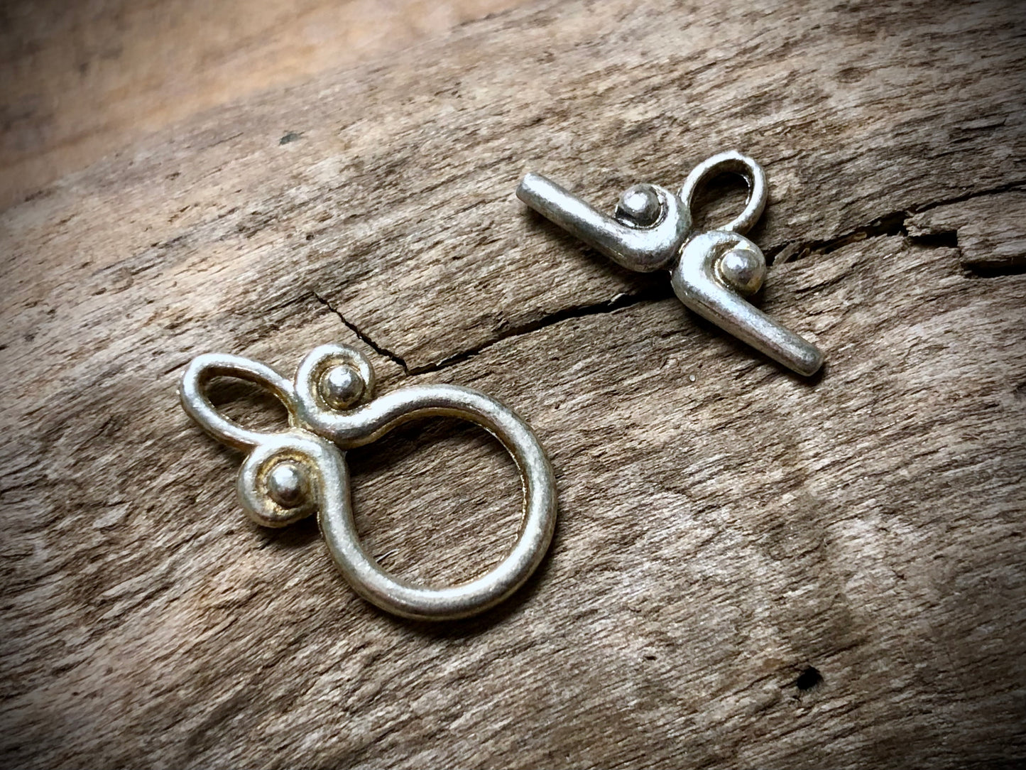 Scroll Circle Toggle Set - Silver Tone