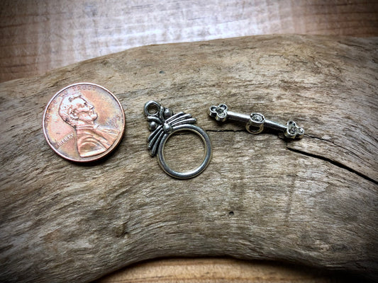 Fancy Circle Toggle Set - Silver Tone