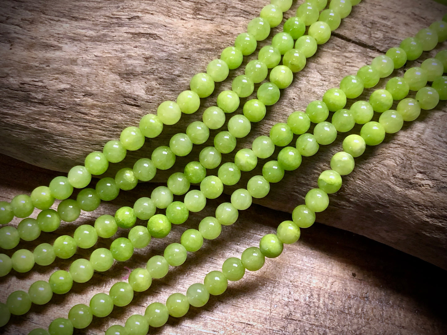 Dyed Jade Smooth Rounds - Lime Green - 4mm - 15.5"