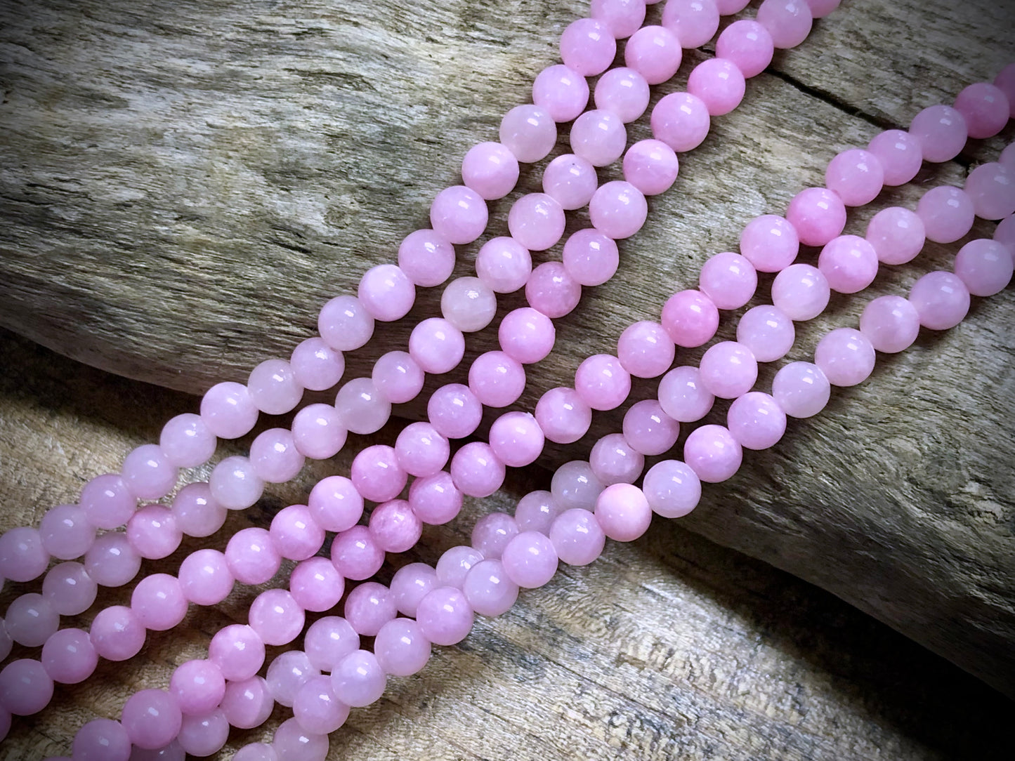 Dyed Jade Smooth Rounds - Light Pink - 4mm - 15.5"