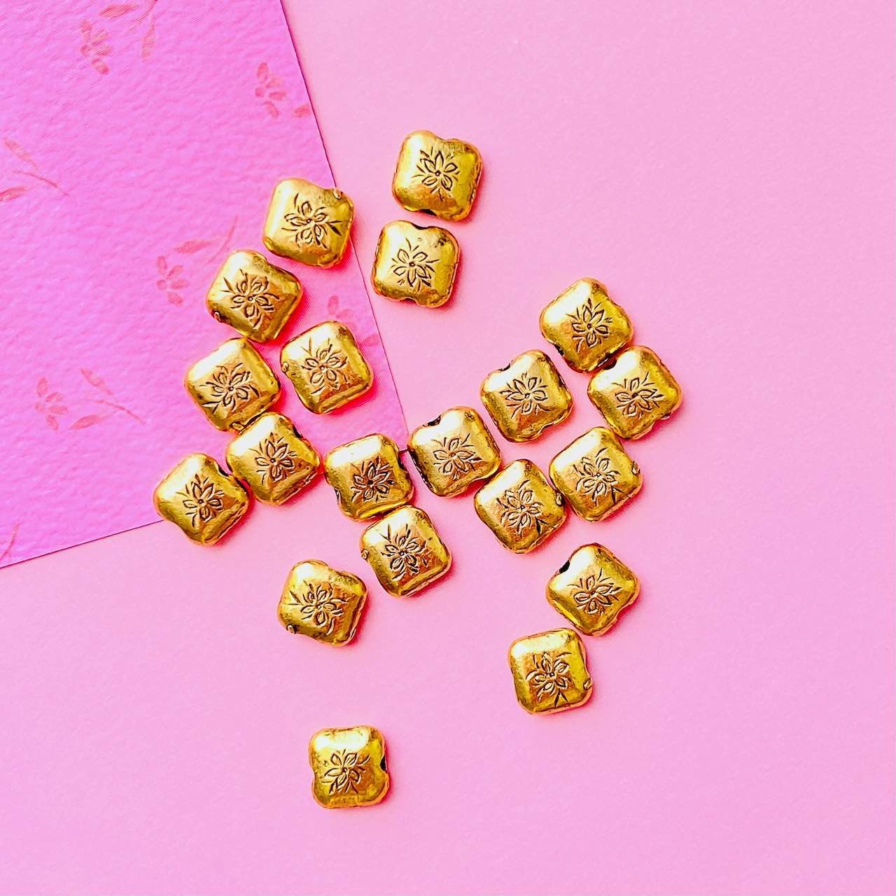 Allegory Gallery Pewter—Puffed Pillow—Flower