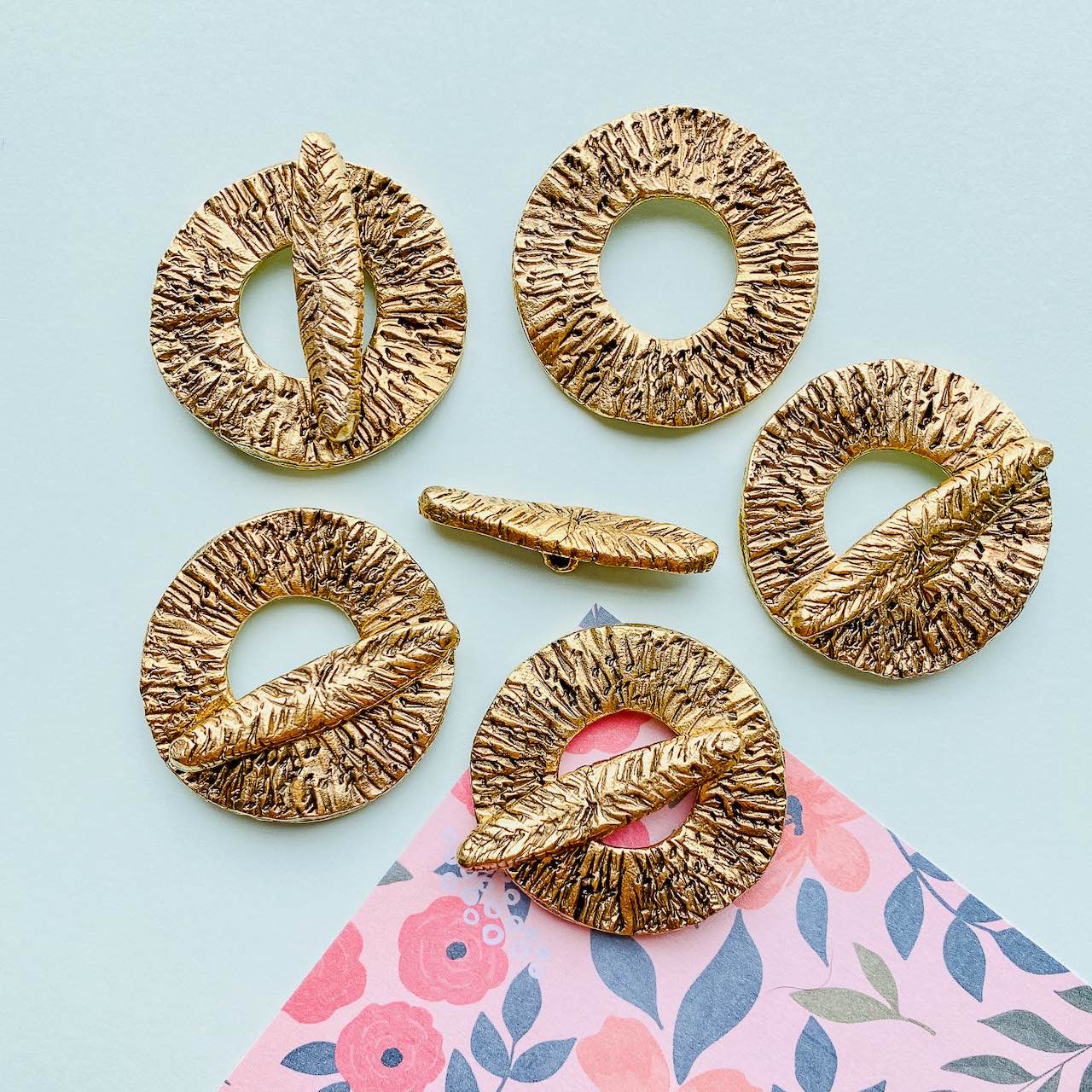 Allegory Gallery Pewter—Round Toggle Clasp—Large