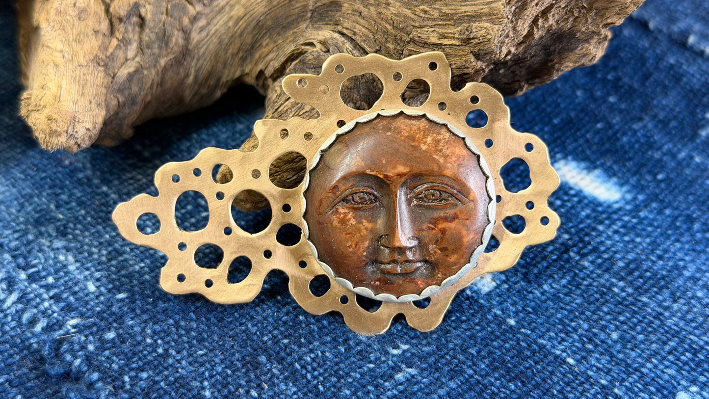 Pin / Brooch by Andrew Thornton