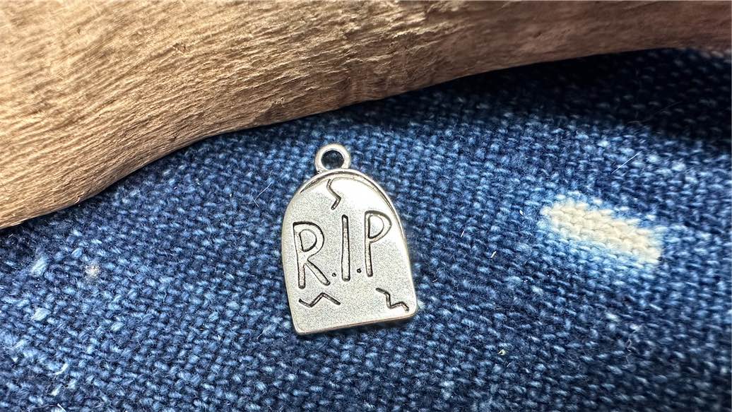 Fine Pewter Charm/Pendant - 22mm x 15mm - Tombstone RIP