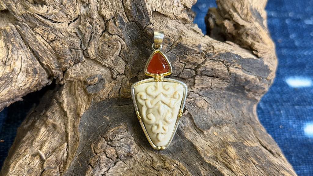 Vintage Sterling Silver Pendant