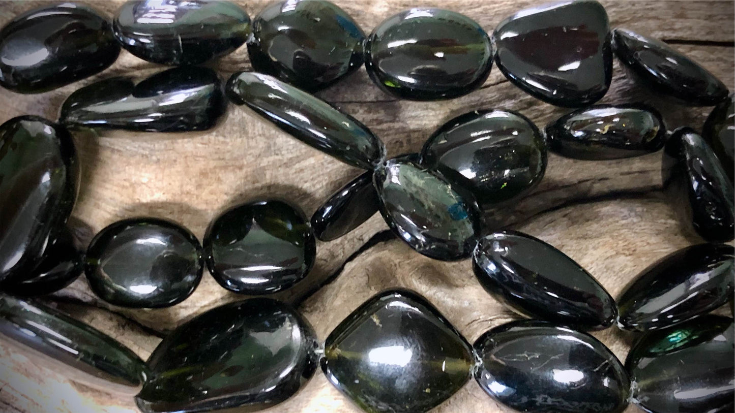 Green Tourmaline Graduated Smooth Flat Nuggets Strand - 12mm x 10mm to 18mm x 17mm - 16"