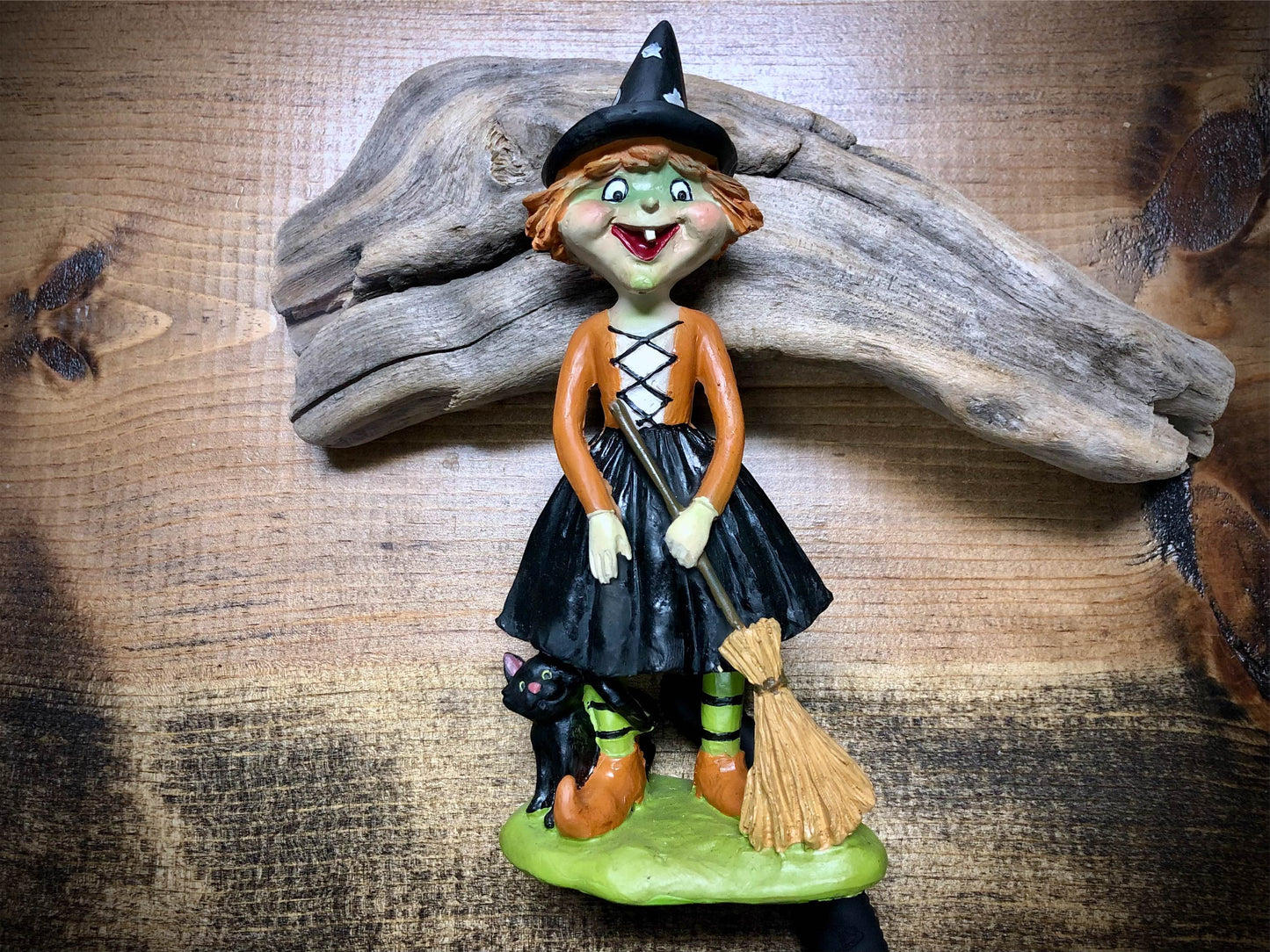Kitty Hollow Witch Figurine