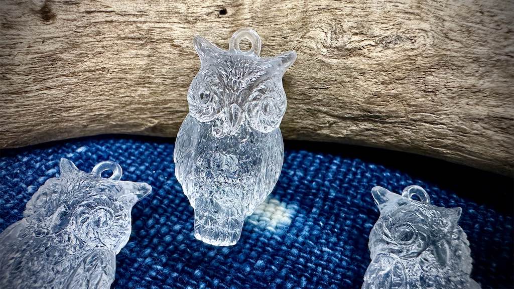 German Resin Bead Strand - Owls - Crystal Clear - 31mm x 15mm