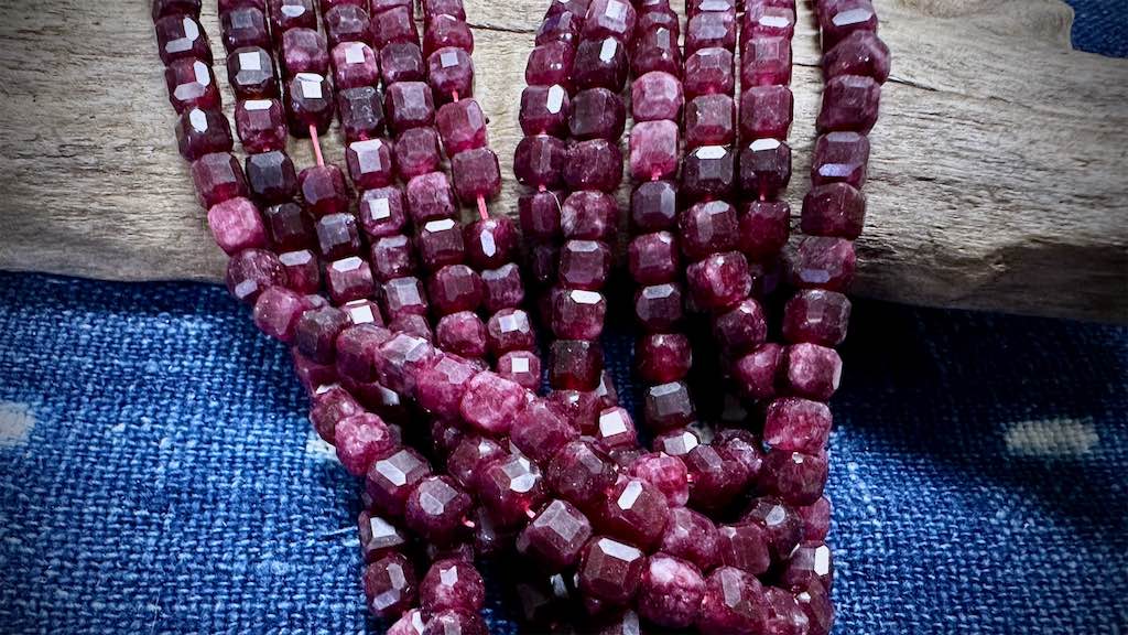 Red Agate Bead Strand - Faceted Cubes - 7mm - 14.75"