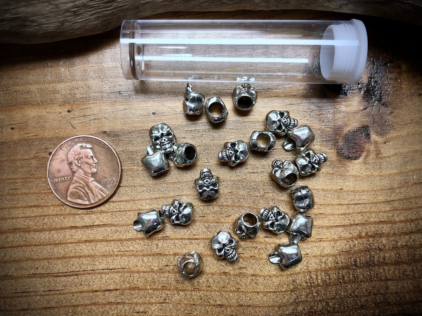 Pewter Spacers Set - 6mm x 8mm Large Hole Vertical Skulls