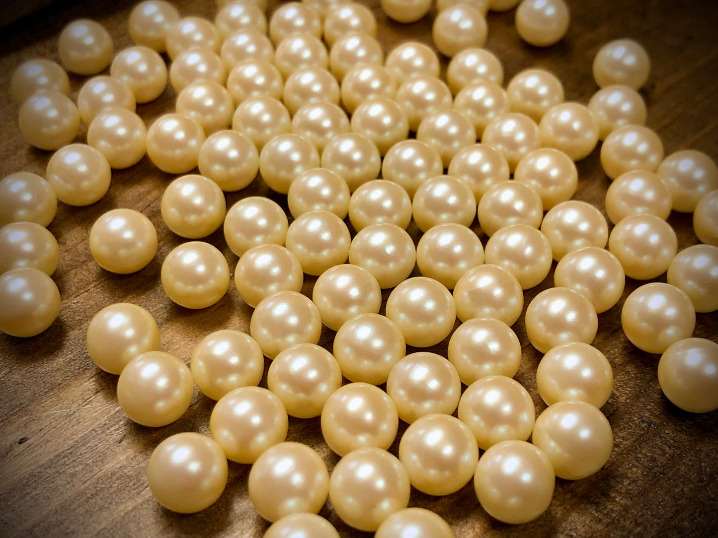 Vintage Japanese Buttercream Pearls - Undrilled Set