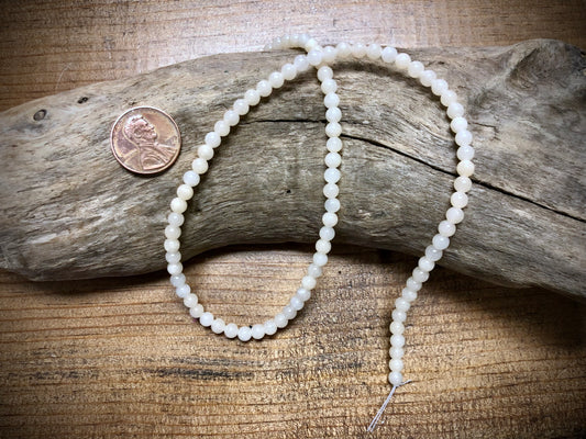 Dyed Jade Smooth Rounds - Light Peach - 4mm - 15.5"