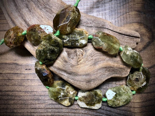 Green Garnet Faceted Pillow Bead Strand - 28mm x 22mm - 16"