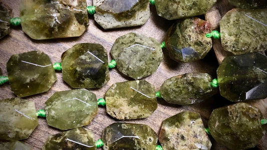 Green Garnet Faceted Pillow Bead Strand - 28mm x 22mm - 16"