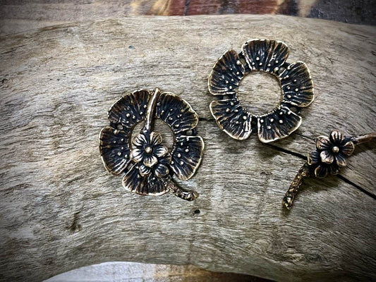 Bronze Poppy Flower Toggle Clasp